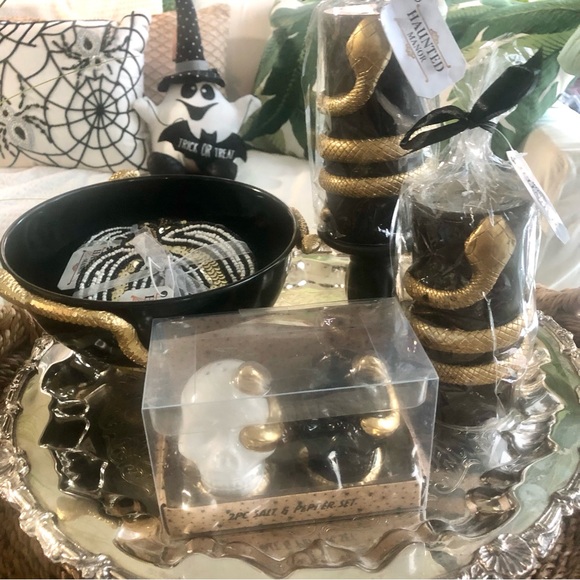 NIP! 2) Gothic Black Pillar Candles Gold Snakes + Candle Holders - Picture 2 of 4
